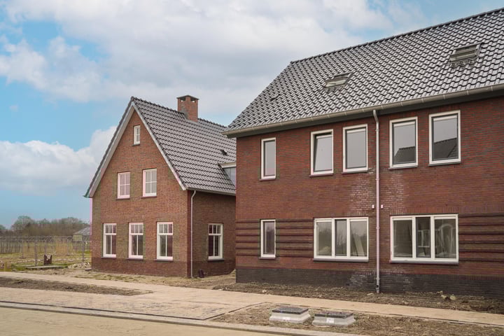 Photo of property Hoog Boveneind 79, Nederhemert
