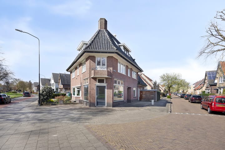 Hoogakkerlaan 1 in Apeldoorn Foto
