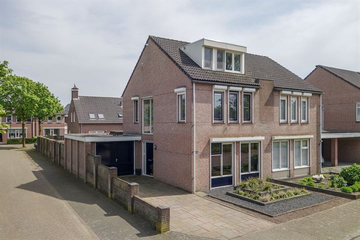 Hooge Braak 44 in Bakel