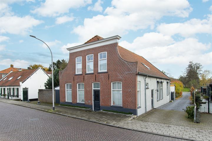 Hoogeinde 82 in Waalwijk