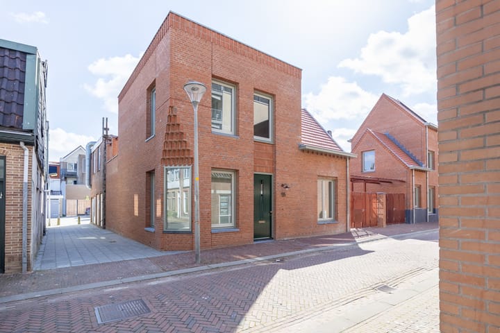 Hoogstraat 135 in Den Helder foto