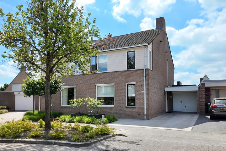 Hoornbloemstraat 24 in Zevenbergen