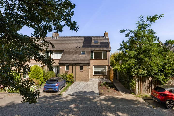 Photo of property Hoornklaver 1, Rotterdam