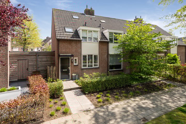 Houtduif 37 in Etten-Leur