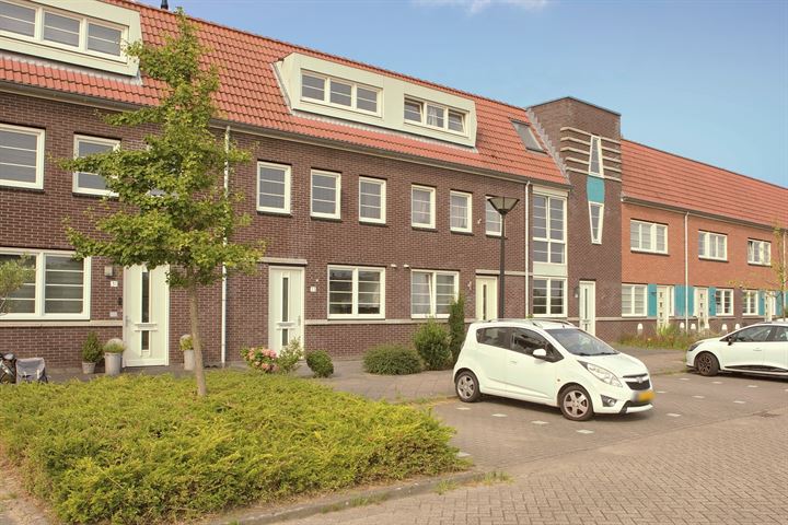 Houten Baak 33 in Maassluis