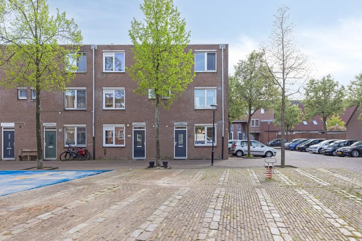 Houthavenplein 12 in Dordrecht foto