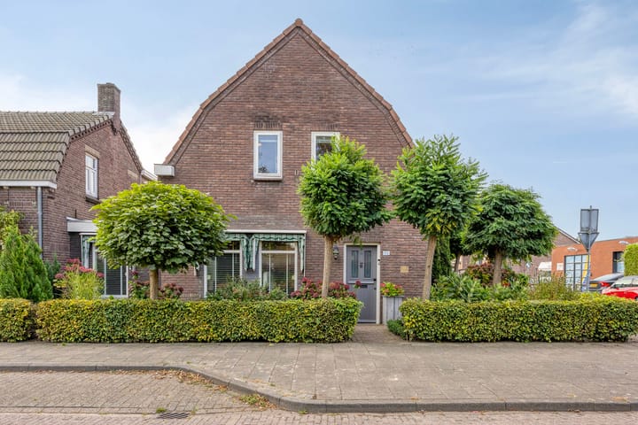 Houtse Parallelweg 115 in Helmond