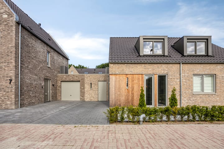 Houtwal 5 in Hoeven