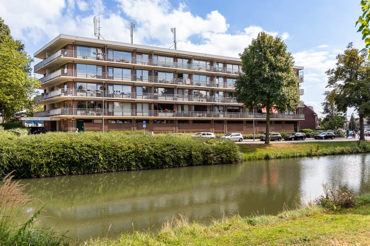 Photo of property Hugo de Grootplein 50, Dordrecht