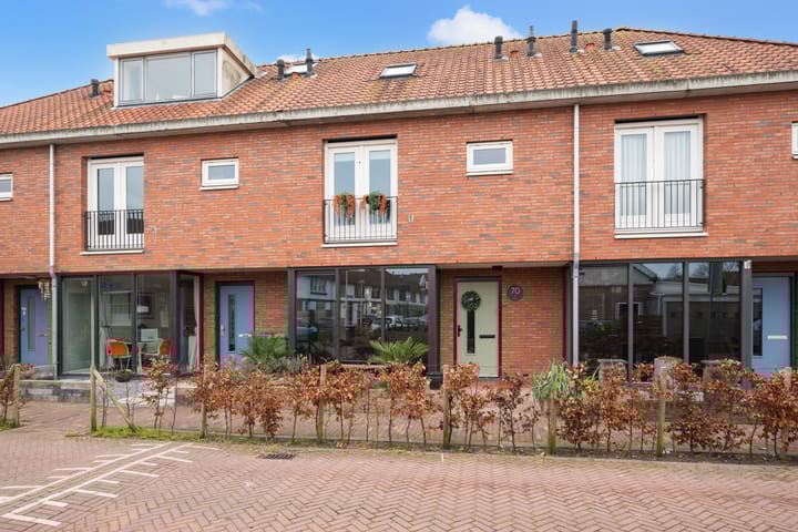 Photo of property Hugo de Grootstraat 70, Alphen aan den Rijn