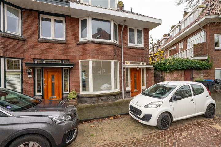 Hugo de Vriesstraat 1 in Leiden