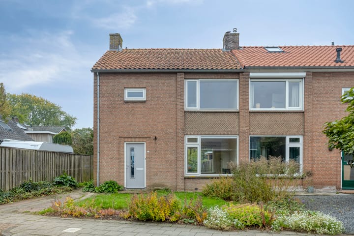 Huiswerf 1 in Andel foto