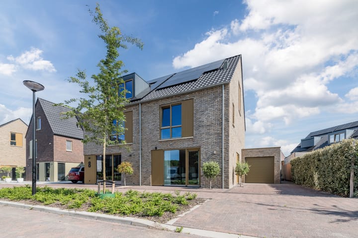 Huiszwaluwstraat 6 in Heerhugowaard