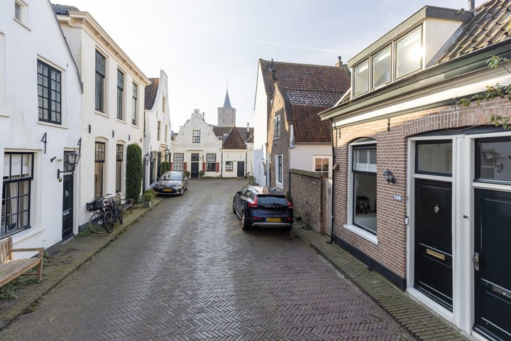 Huizerpoortstraat 1 in Naarden