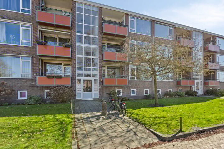 Photo of property Hulststraat 31, Hoogeveen