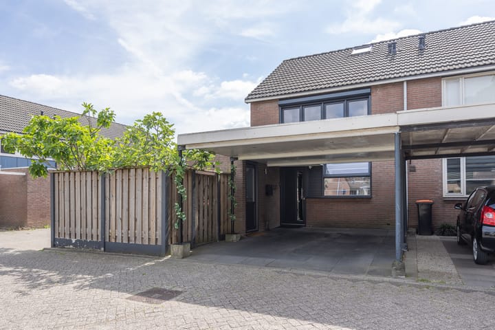 Huttensmidhoek 18 in Enschede foto
