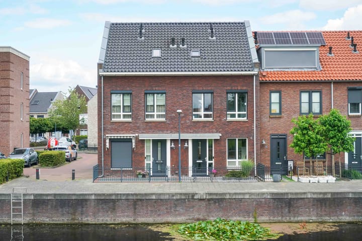 Huurdemanskamp 27 in Bunschoten-Spakenburg