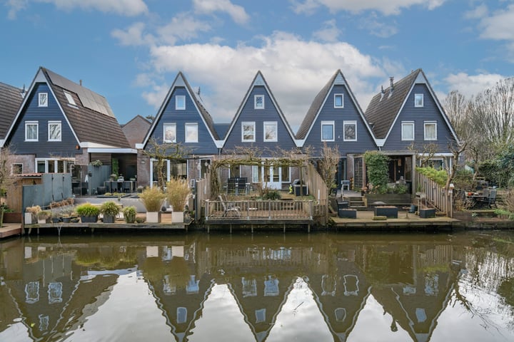 Photo of property Huygensstraat 12, Kudelstaart