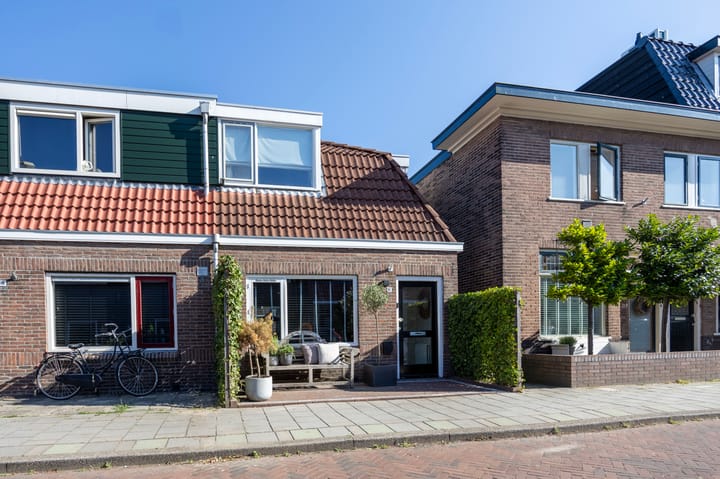 Photo of property Hyacinthenstraat 6, Santpoort-Noord