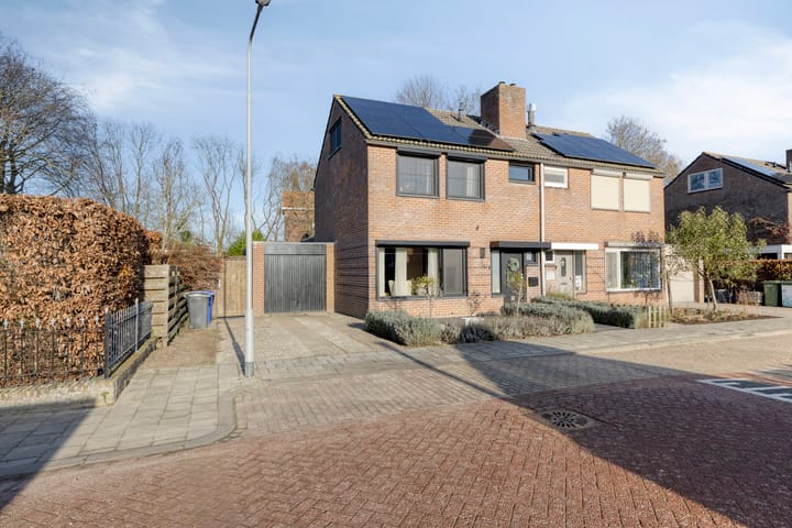 Photo of property I.C. van der Lindestraat 42, Biervliet