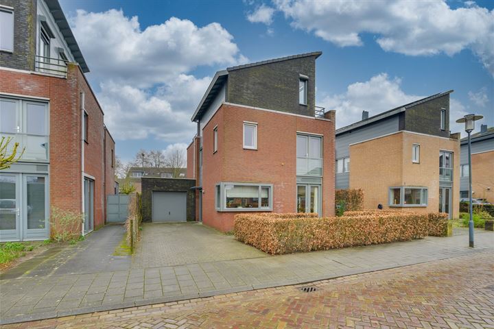 Ien Dalesstraat 7 in Rijen