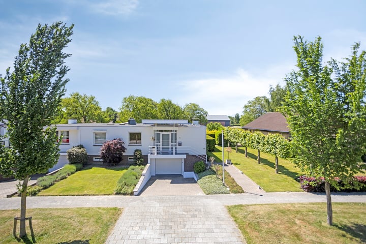Photo of property Iepenlaan 18, Bunde