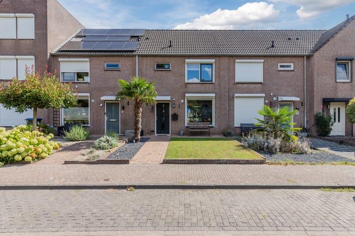 Iepenlaan 24 in Halsteren foto