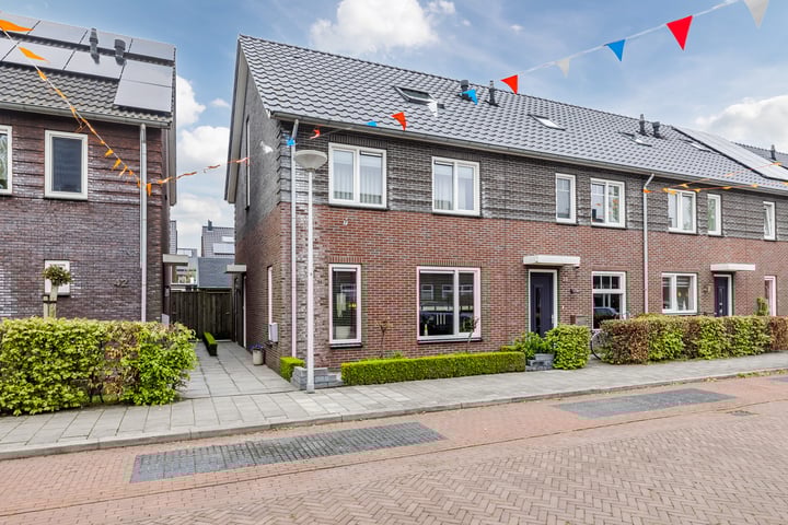 Iepenlaan 40 in Rouveen