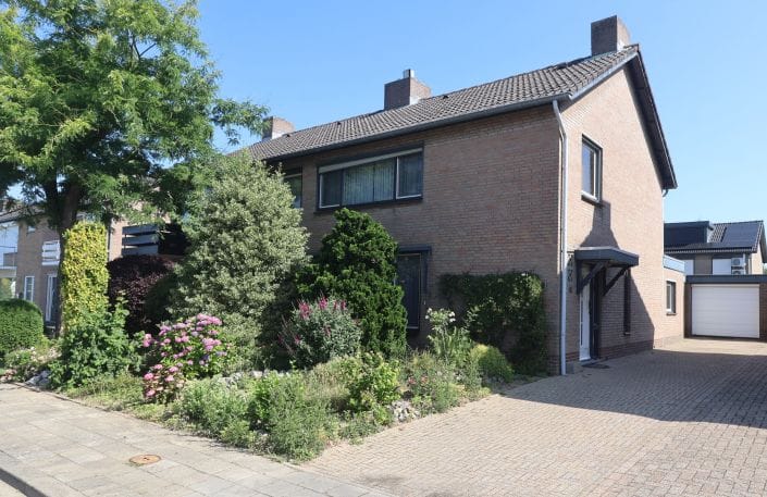 Iepenlaan 41 in Bunde