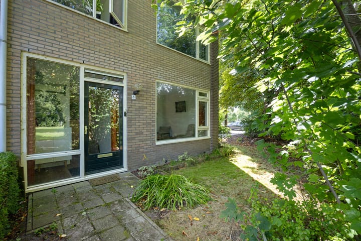 Iepenlaan 8 in Geesbrug