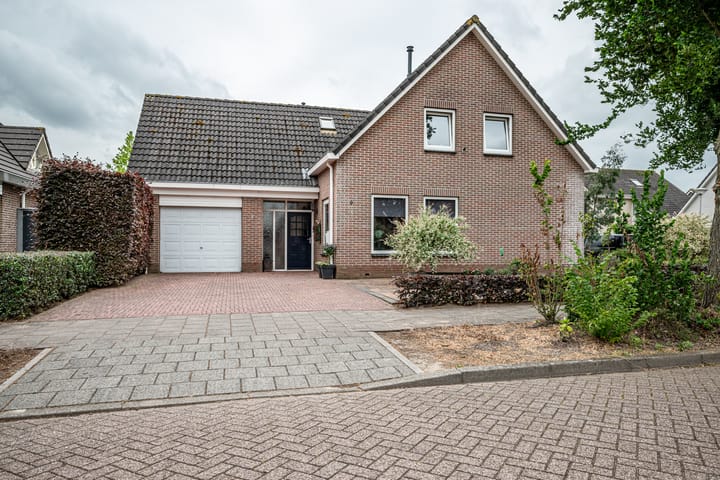 Iepenlaan 9 in Rouveen