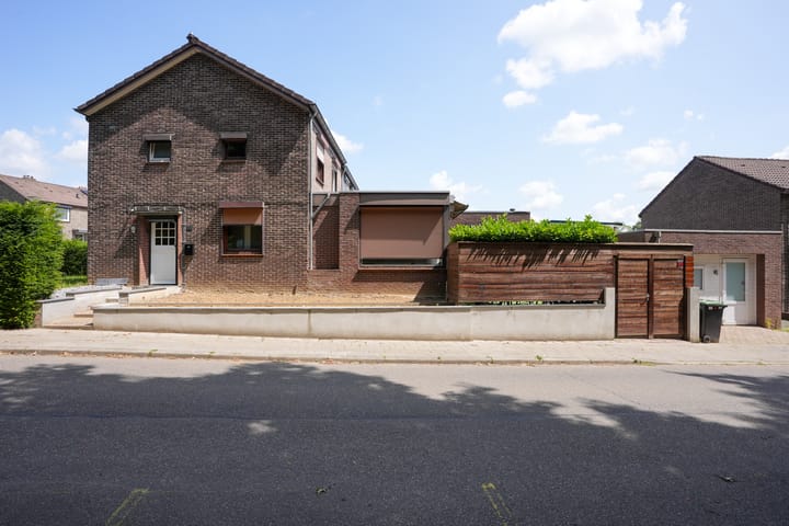 Iepenstraat 32 in Brunssum
