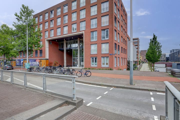 IJburglaan 1449 in Amsterdam foto