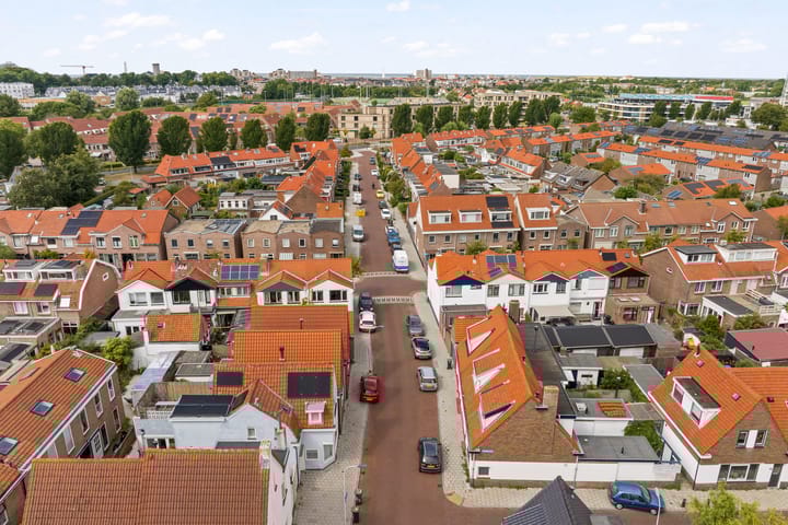 IJmuiderstraat 20 in Noordwijk photo
