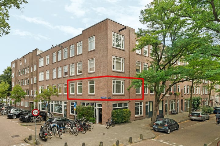 IJselstraat 60-1 in Amsterdam photo