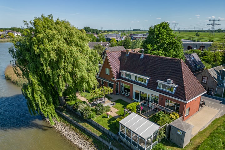 IJsseldijk-West 18 in Ouderkerk aan den IJssel