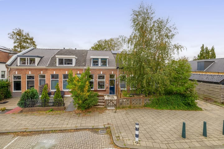 IJsselmondselaan 350 in Rotterdam photo