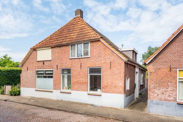 IJsselstraat 15 in Gendringen
