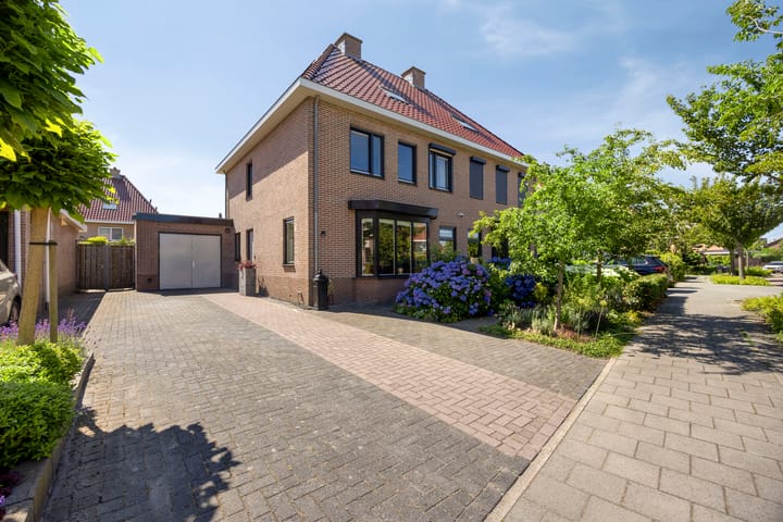 IJsselvallei 10 in Kampen foto