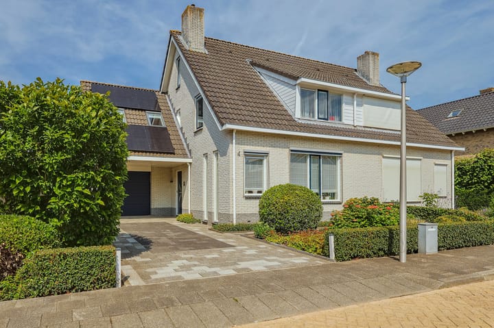 Photo of property IJsvogel 13, Sliedrecht