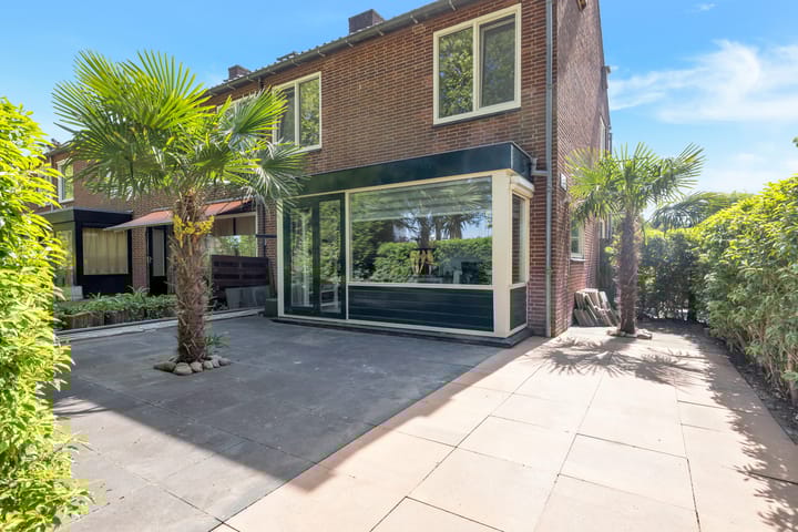 Photo of property IJtochtkade 152, Zwanenburg