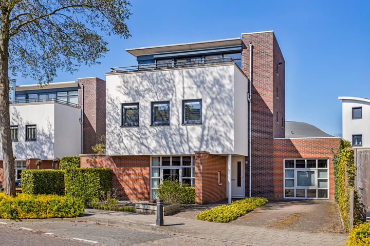Photo of property Ina Boudier-Bakkerlaan 36, Zutphen