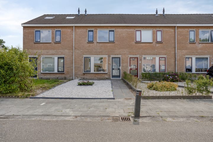 Ir. C.A. Kloosterhuisstraat 8 in Willemsoord