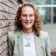 Foto van Iris van Steeg, Commercieel Medewerker bij Plaggemars Makelaars o.g.