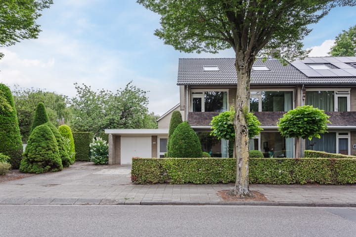 Irislaan 26 in Leende
