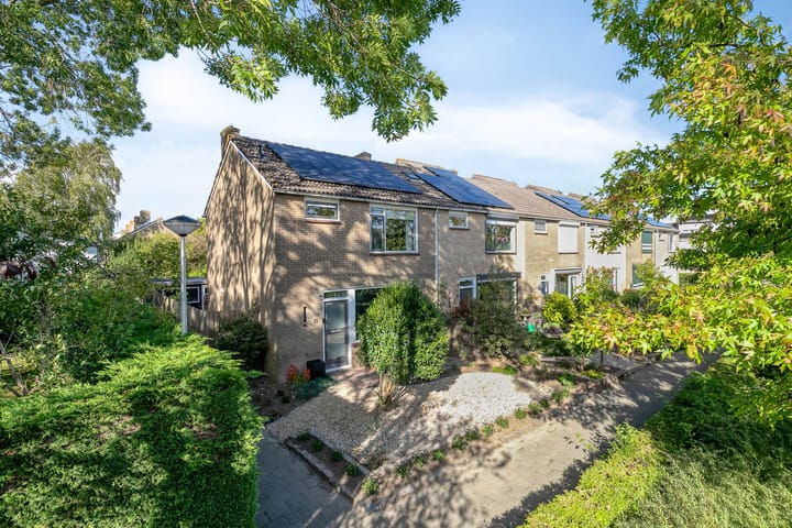Foto van woning Irisstraat 18, Zuid-Beijerland