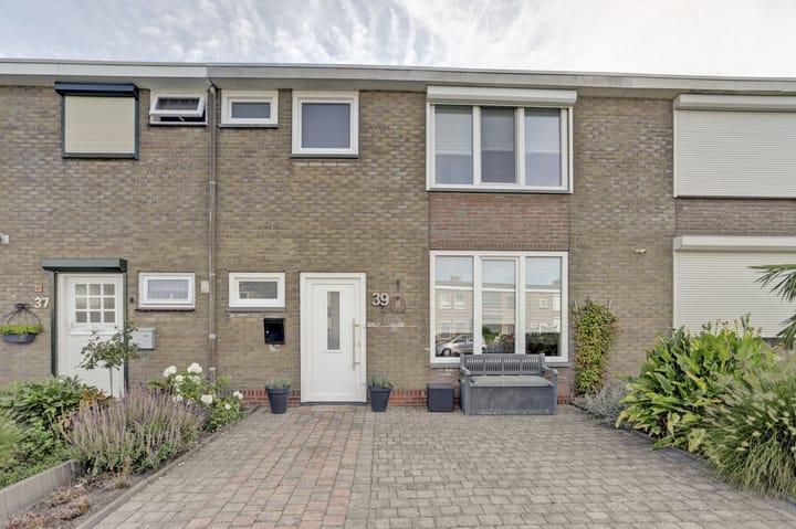 Photo of property Irisstraat 39, Steenbergen