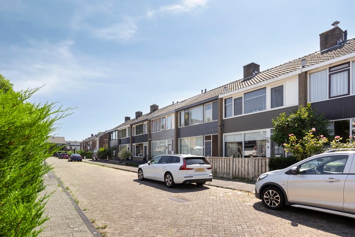 Irisstraat 6 in Spijkenisse photo