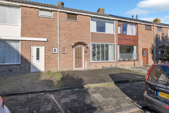 Photo of property Irisstraat 63, Spijkenisse