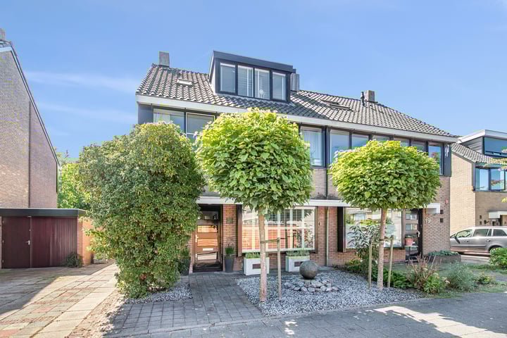 Isaac Sweerslaan 17 in Hendrik-Ido-Ambacht